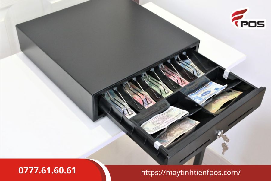 Két thu ngân tự động