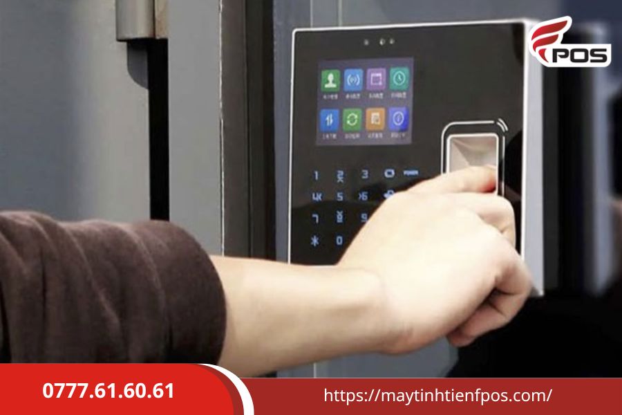 Máy chấm công